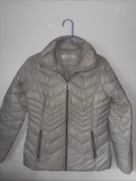 Michael Kors Jackets & Blazers - Michael Kors Light Taupe Chevron Quilted Puffer Jacket
